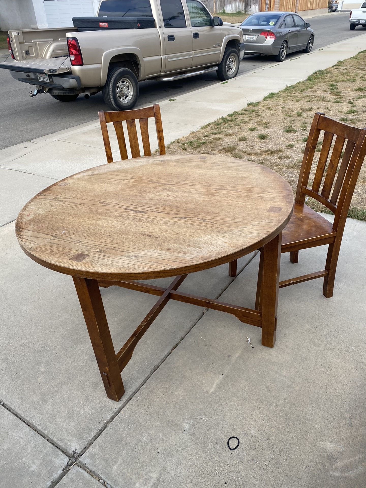 Circle Dining Room Table With Two Chairs