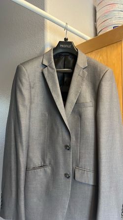 Men’s gray suit