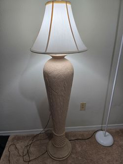 Lámpara de Piso/Floor Lamp