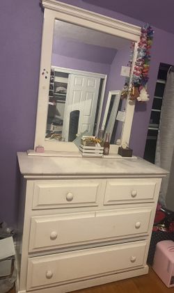 White Dresser with Mirror