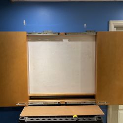 Presentation Board With Sliding Doors
