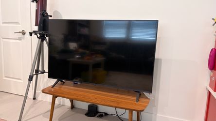 LG 50" 4K UHD Smart TV (Model 50UR8000AUA) – Excellent Condition