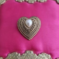 Vintage Taiwan Gold Color Plastic Faux Pearl  Heart Brooch Pin 1" F8