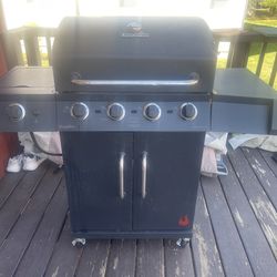 CHAr BROIL (5) BURNER CAS GRILL