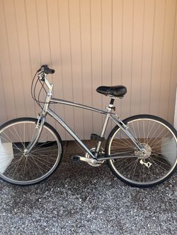 giant  cypress Hybrid Bicycle 700 Seat Wheels