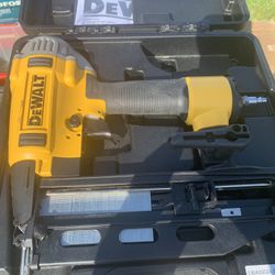 Dewalt Finish Nailer