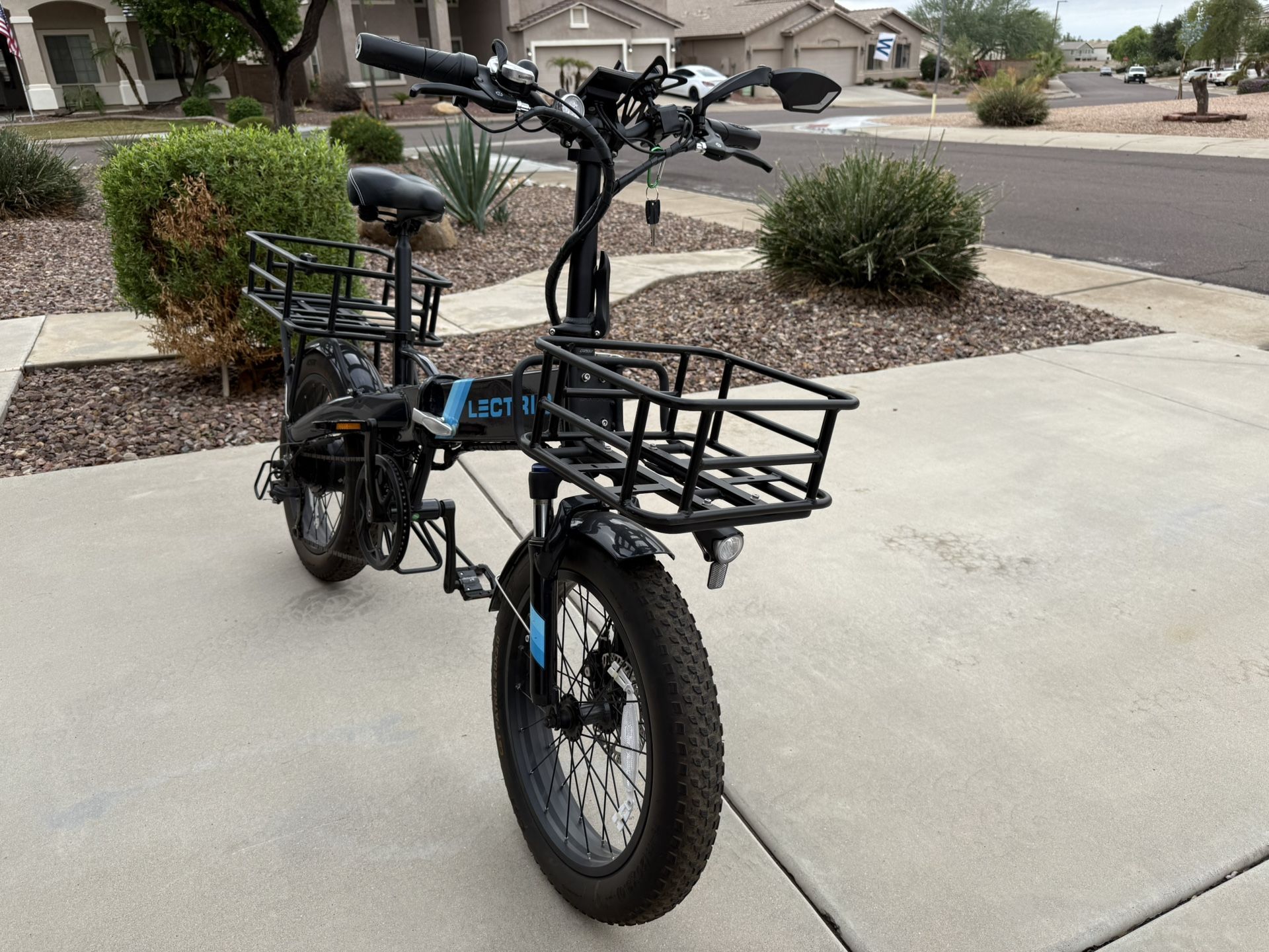 Free Delivery! Lectric XP 2.0 step over fat tire Ebike E bike mountain bike electric with extras! Almost new