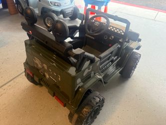 Toyota FJ-style camo electric ride-on car