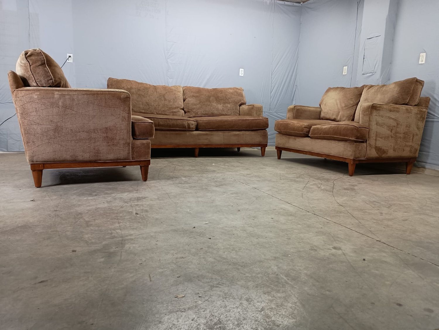 🛋️💥 American Signature Sofa Love Seat And Seat Matching Set💥 Free Delivery And Financing Available!