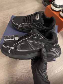 All Black Dior B30👟 Size 8 US ‼️