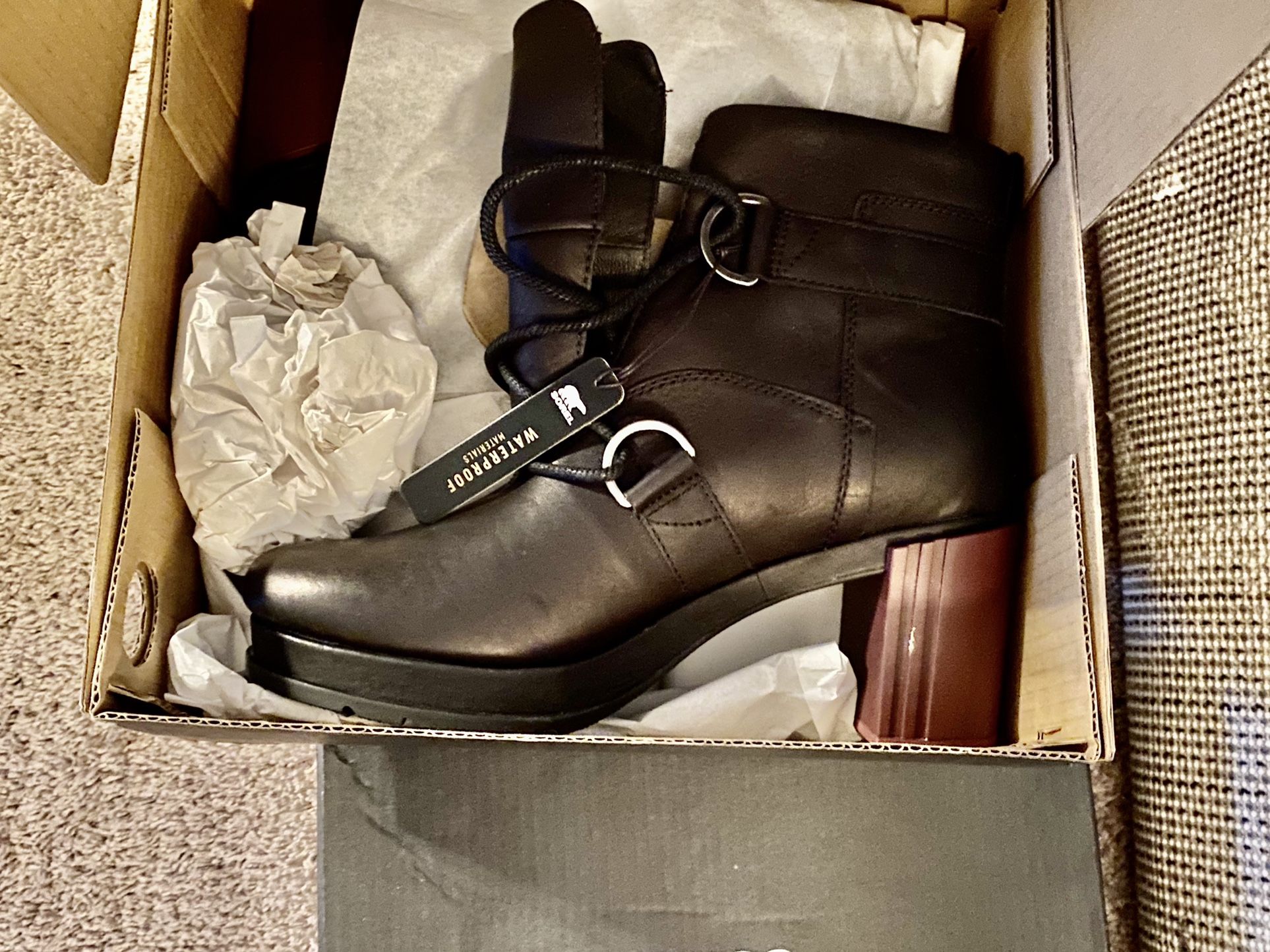 Brand New Sorell Boots: Size 12 Ladies Boots / Booties / Platforms