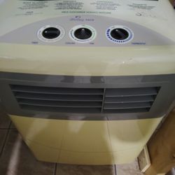 Portable Air Conditioner With Hose Excellent Working Condition.
