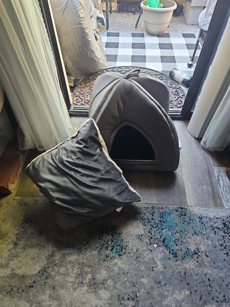 Cat Tipi Bed