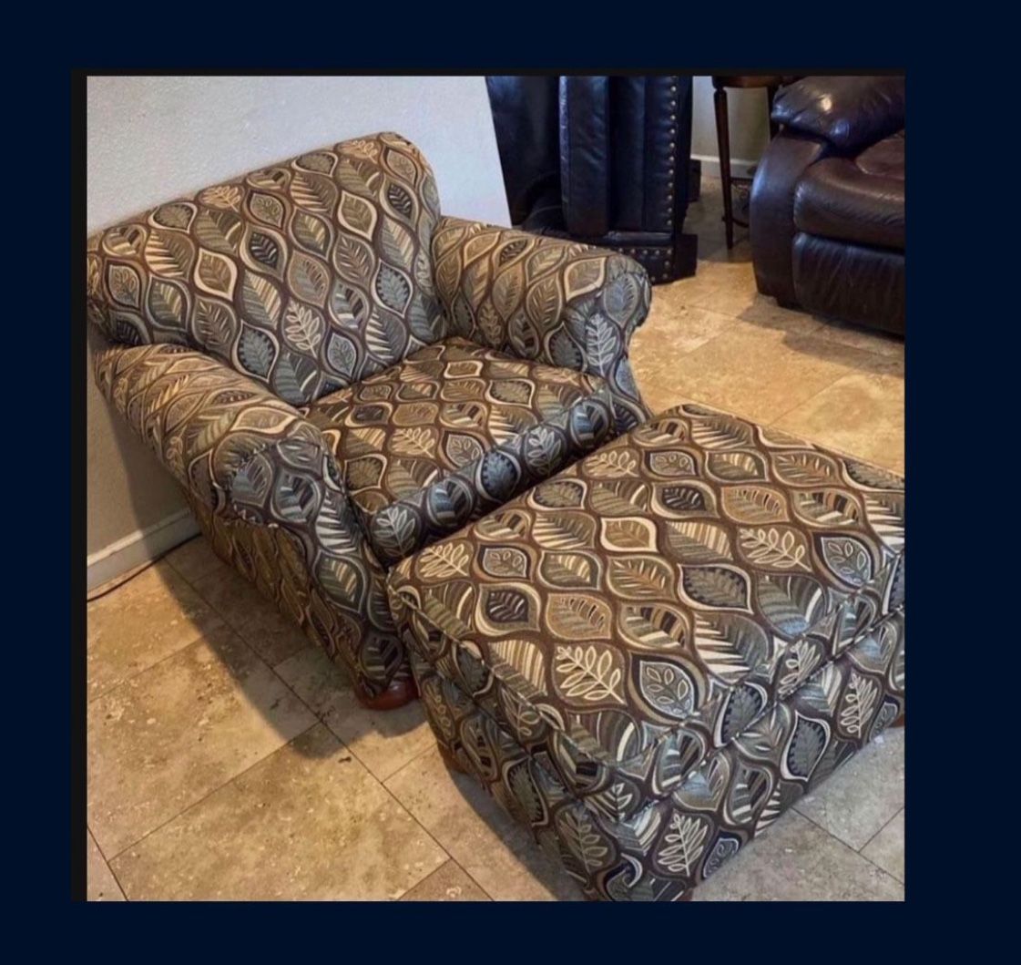 Single Chair With Ottoman 