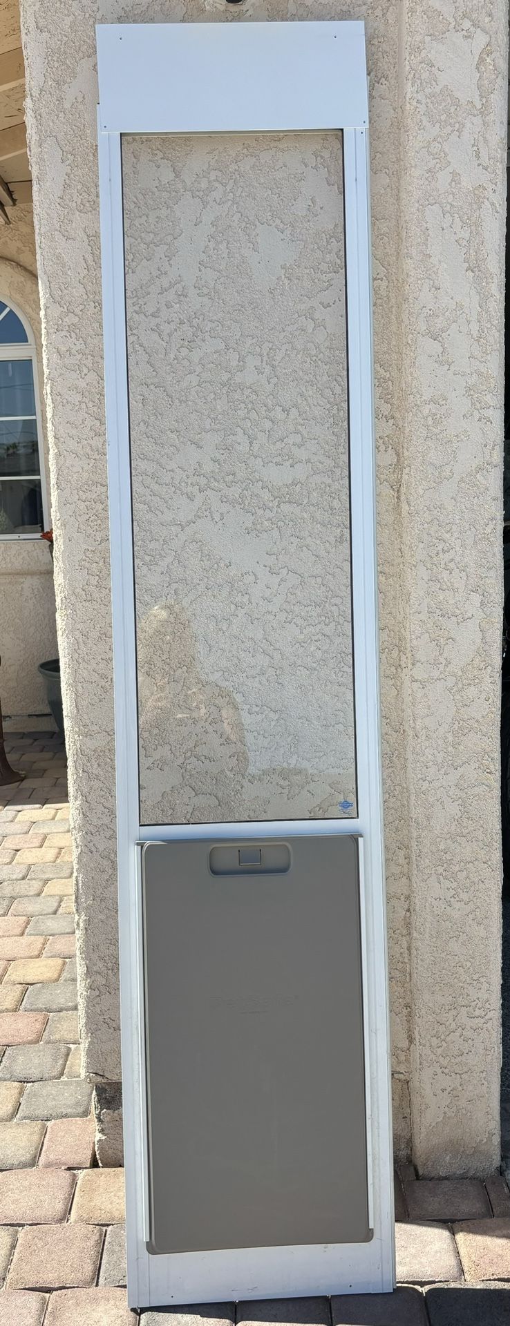Dog Door For Sliding Glass Doors (XLarge) for Sale in Lake Havasu City