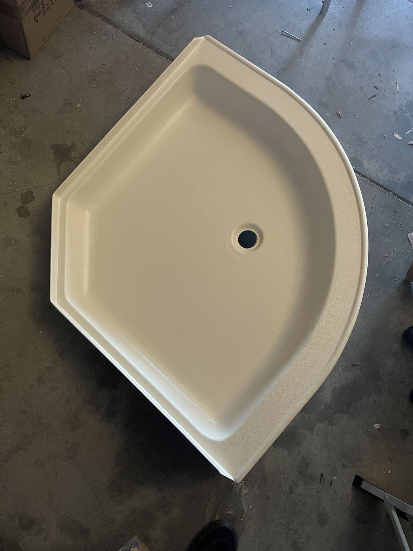 Replacement Neo Angle Shower Pan with Right Drain for RVs, Travel Trailers, 5th Wheels and Motorhomes,Rounded *New*