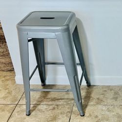 Barstools - Set of 2 - 24' High - DM Your Offer! MUST GO!