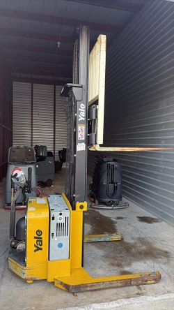 Yale Electric Pallet Jack