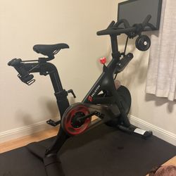 Peloton bike 