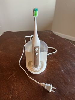Electric Toothbrush With Charger