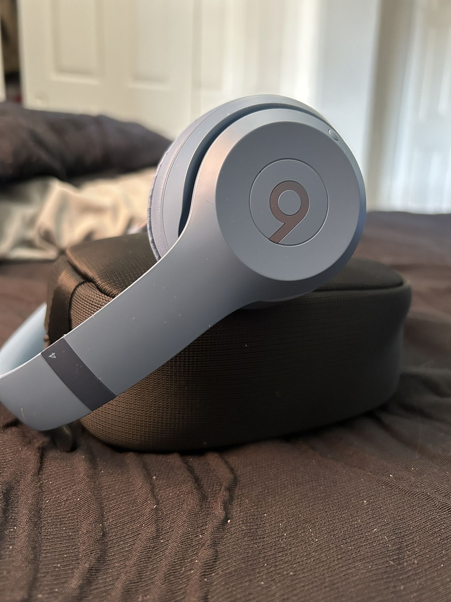 Beats Solo 4
