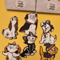 Disney Cats & Dogs COMPLETE SET Dressed in Halloween Costumes Metal Pin Combo