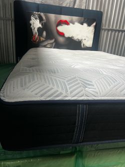Lovely 💫Queen 💫mattress 💫and box 💫spring