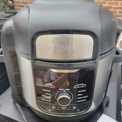 Ninja Deluxe Pressure Cooker& Air Fryer, 8-Quart 