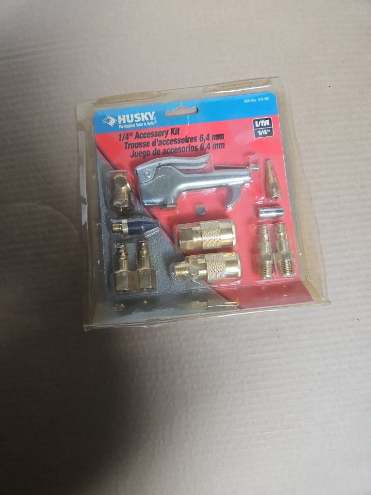 Husky 1/4" Accessory Kit in Chandler