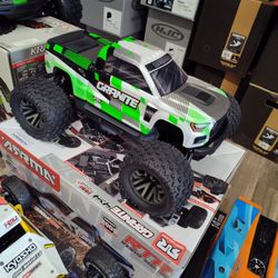ARRMA granite brushed electric 1/10 4x4 new in a box