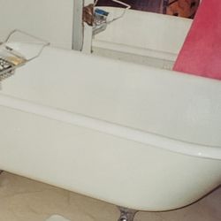 Cast Iron Newly Refinished Clawfoot Tub