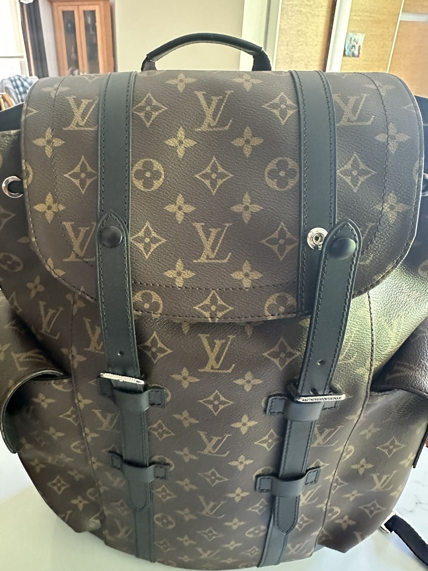 Louis Vuitton Men's BackPack for Sale in Tucker, GA - OfferUp