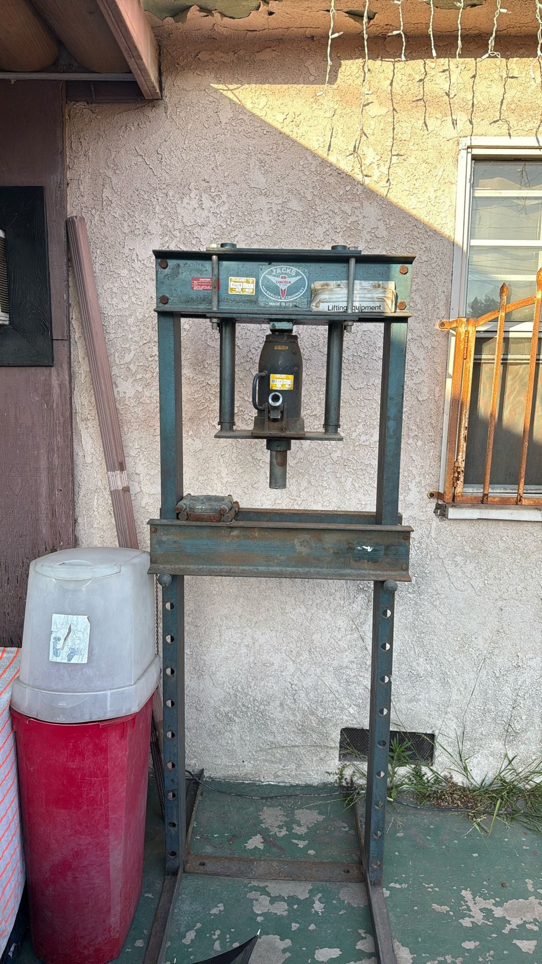 Lincoln 25 Ton Shop Press