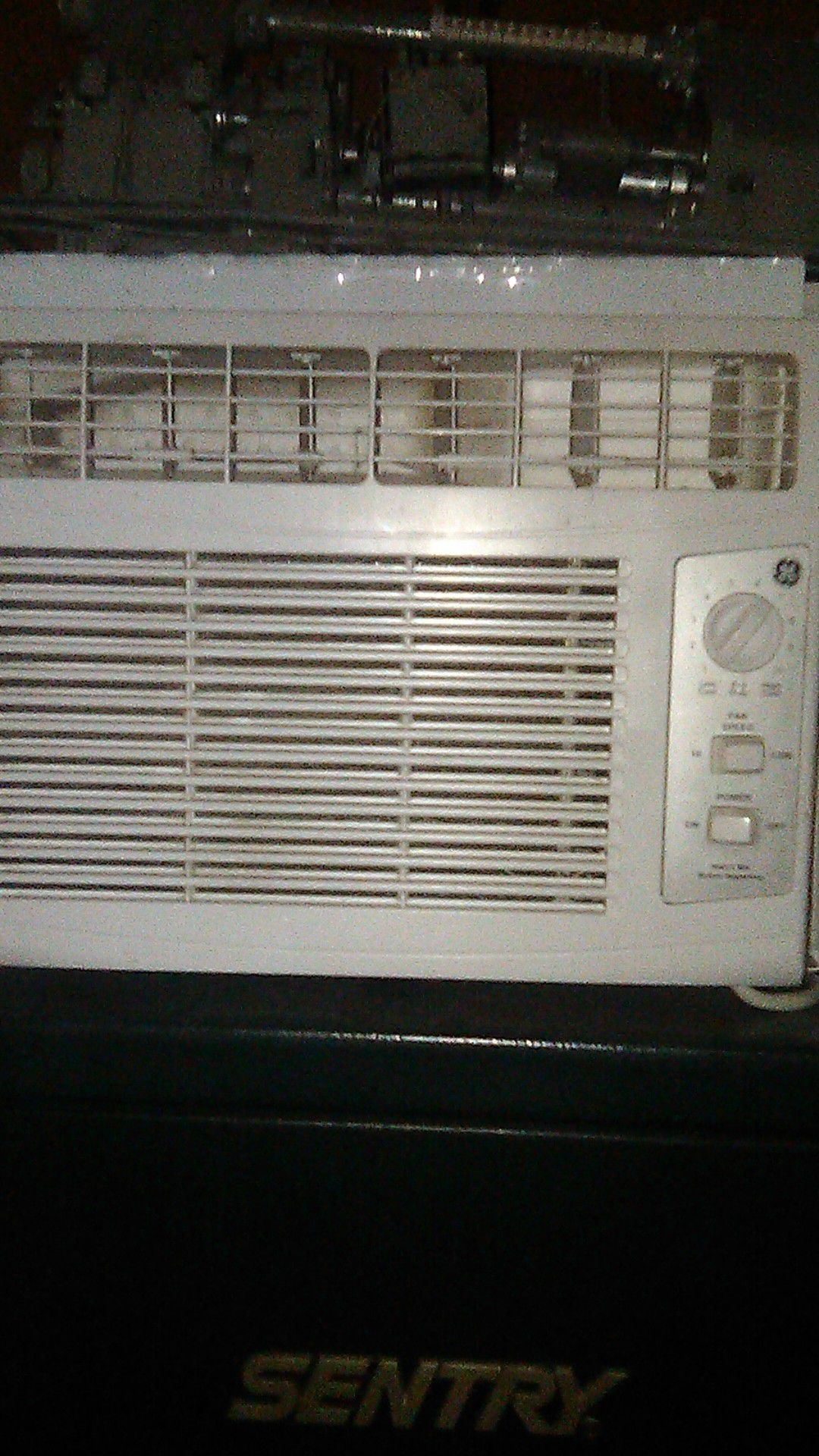 G.E. window AC 150 sq ft window air conditioner