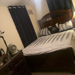 4 Piece Bed Set (Queen)