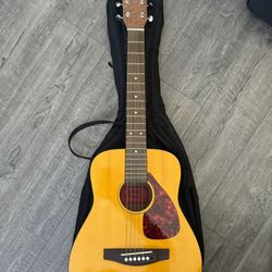 Yamaha Travel Guitar 