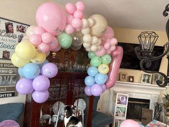 Arch balloon decoration FREE