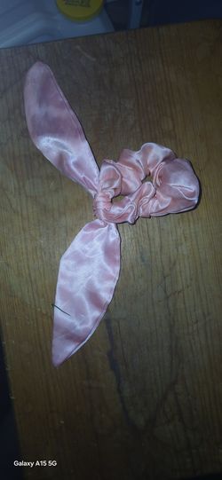 Hair tie