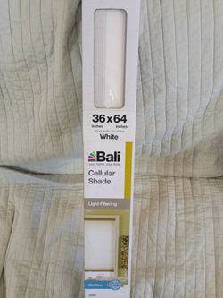 35" X 64" HONEYCOMB SHADE White, Mild-Filtering