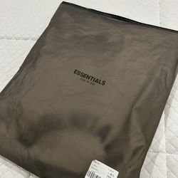 ESSENTIALS - Fear Of God