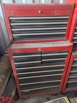 Craftsman rolling tool box