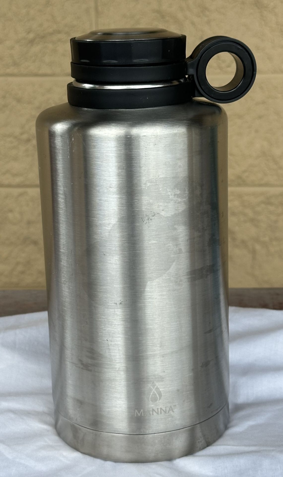 Manna Ring Growler Stainless Steel Water Bottle 64oz
