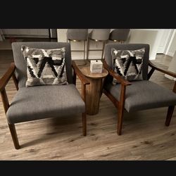 Accent Chairs 