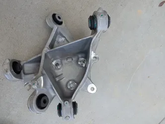 Tesla Model Y Rear Left Right Knuckle Pair No Hubs 1188411 1188416