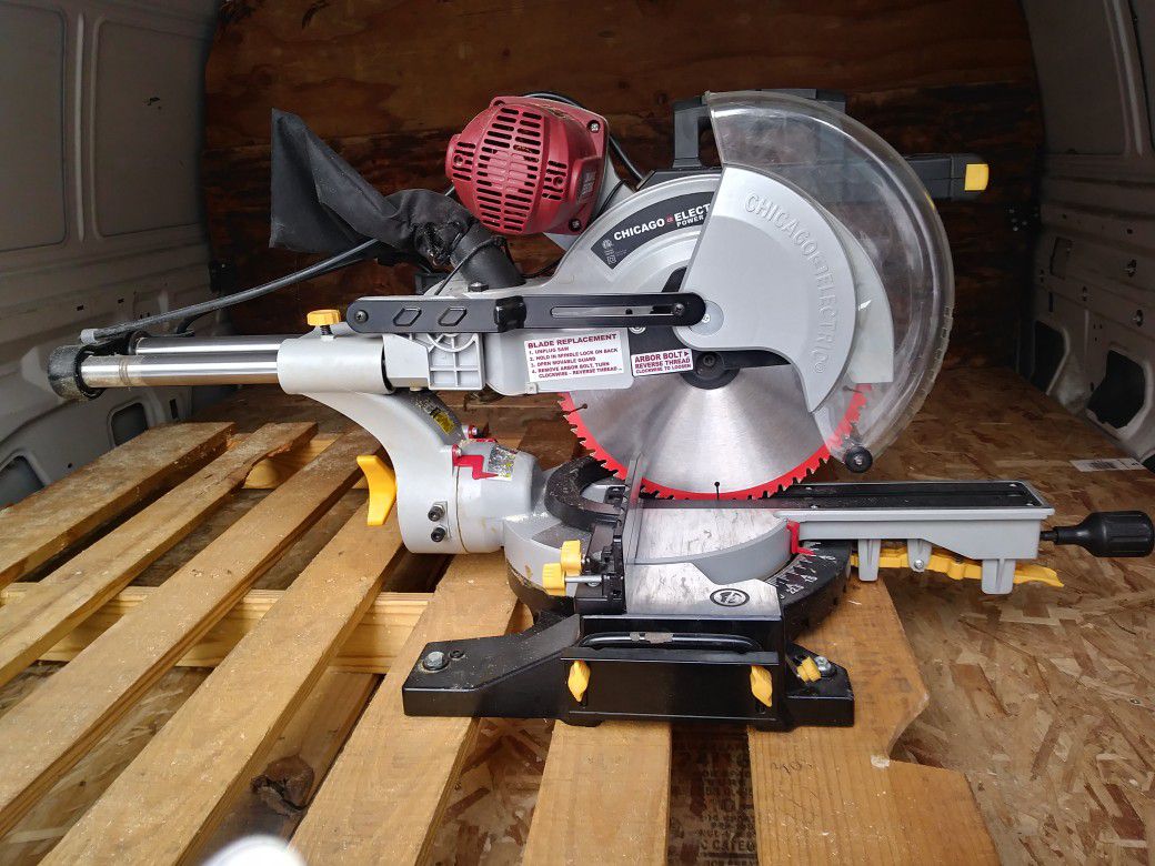 Chicago Electric 12 In. Dual-Bevel Sliding Compound Miter Saw