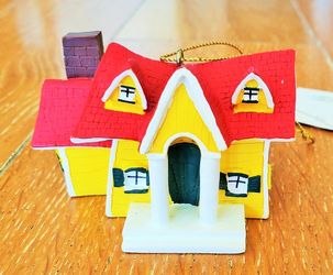 Rare Collectible 1999 Disneyland Mickey's House Toontown Holiday Ornament


Number 1 in a series of 6

