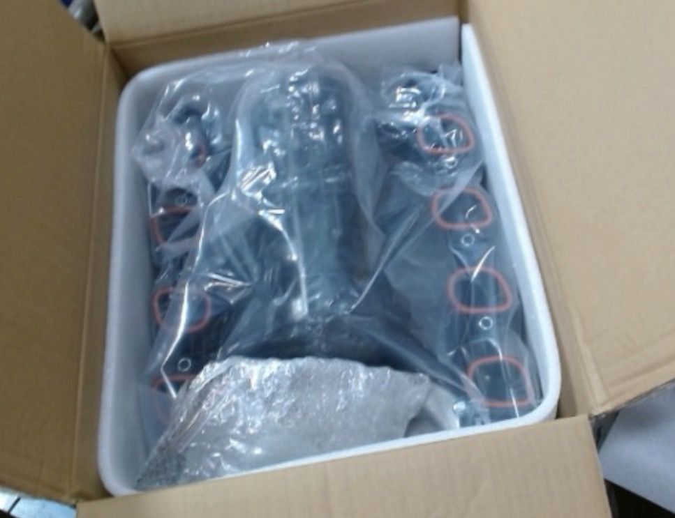Upper Intake Manifold With Gaskets Crown Victoria