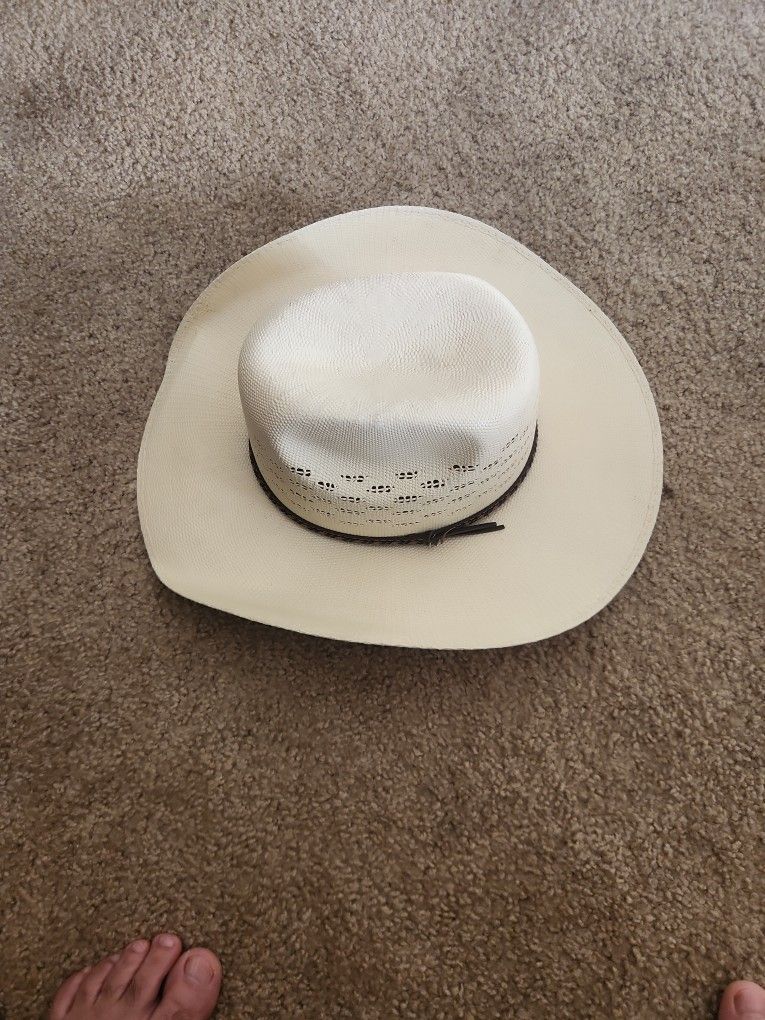 Sombrero Gone Country