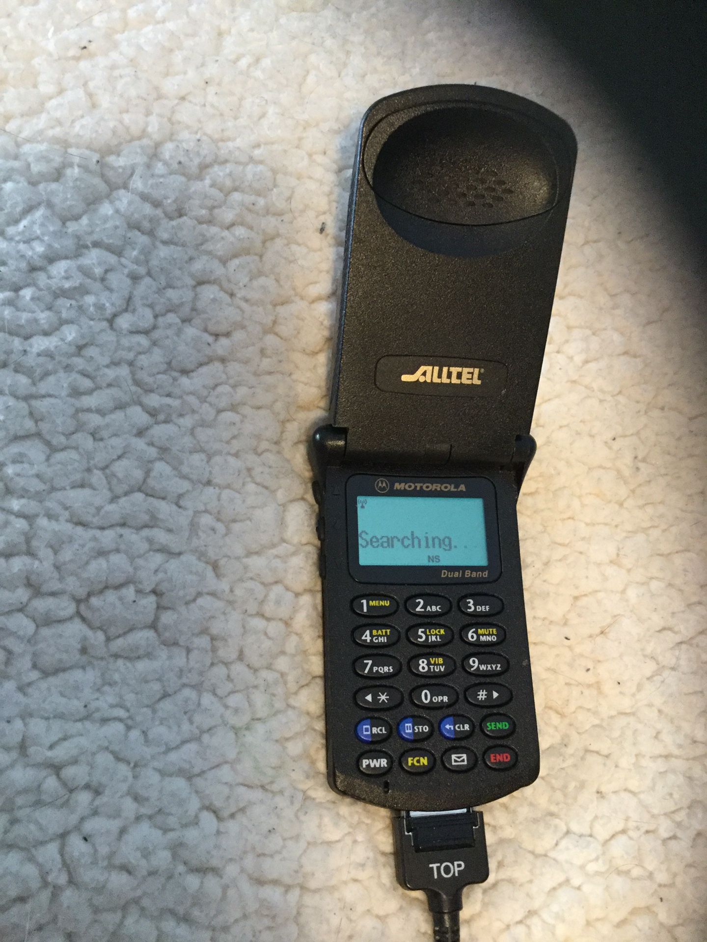 MOTOROLA STARTAC ST7868W (ALLTEL NETWORK) FLIP PHONE W/ AC cord