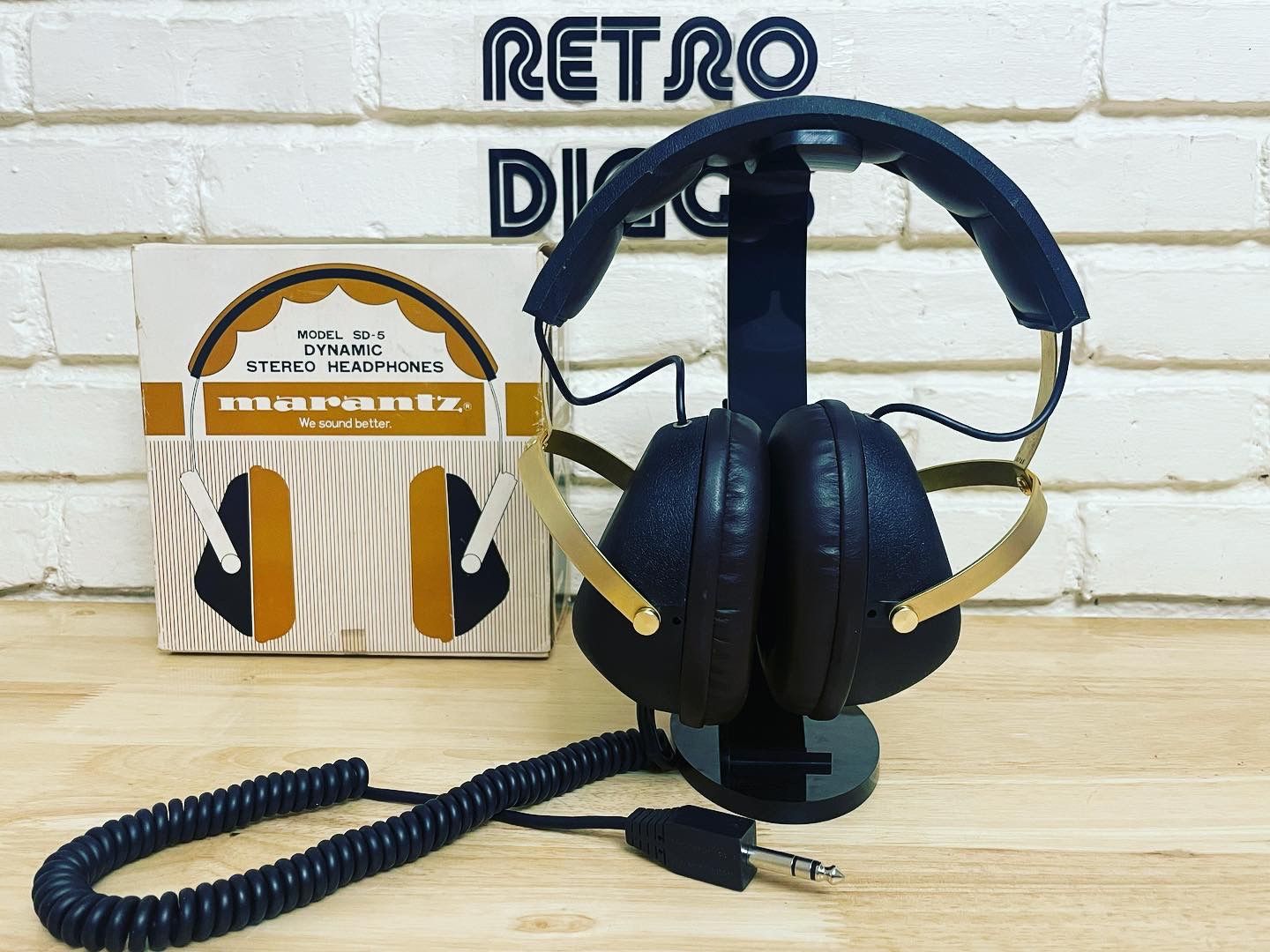 Vintage Marantz SD5 Stereo Headphones w/Orig box for Sale in Bethpage